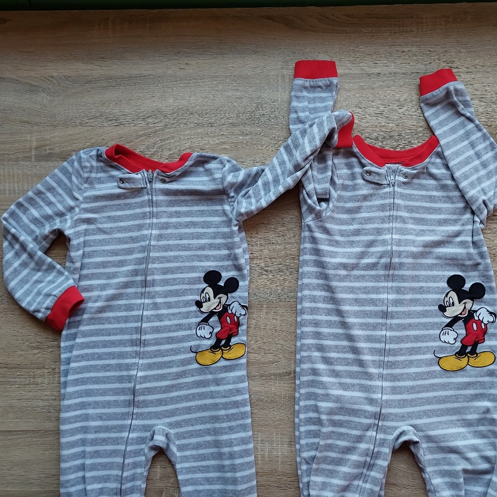 4 pairs Mickey pajamas 5t - Picture 2 of 16